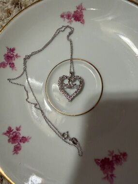 Sterling Silver Heart MOM Pendant Necklace - Sparkling Natural Diamonds